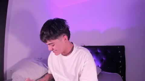 jaythomax online show from January 12, 8:25 am