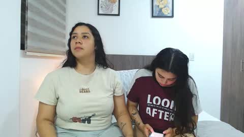 Jazmin and Scarlett online show from March 6, 7:07 am