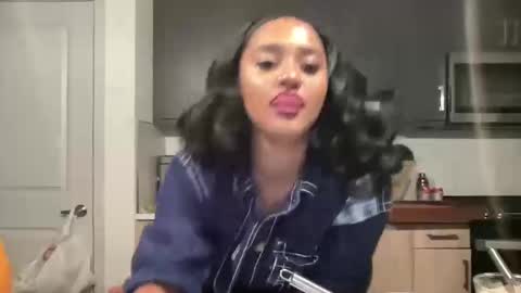 jazminetea online show from October 13, 4:03 am