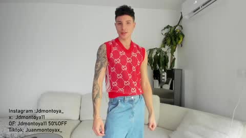 jdmontoya_ online show from January 9, 10:09 am