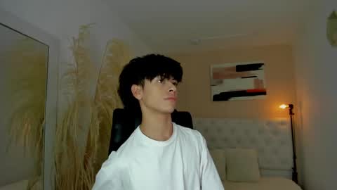 J E A N online show from December 4, 8:12 pm