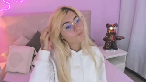 Jean online show from September 10, 10:55 pm