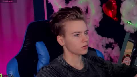 jean_wilsons online show from February 23, 11:45 am