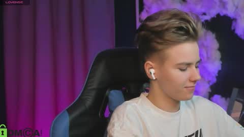 jean_wilsons online show from November 19, 11:20 am