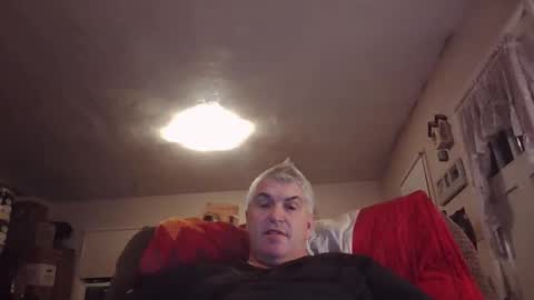 dadbody71 online show from December 30, 1:58 am