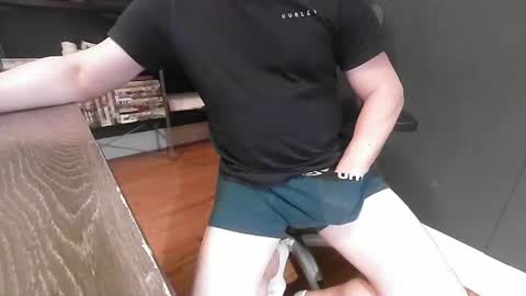 Snapshot of jedge4404 chatting on February 5, 8:14 pm jedge4404 online show from February 5, 8:14 pm