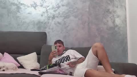 jelonym_asg2123 online show from October 21, 11:26 am