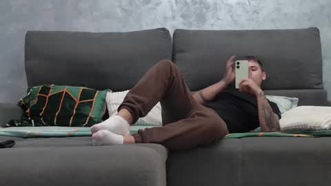 jelonym_asg2123 online show from November 10, 7:38 pm