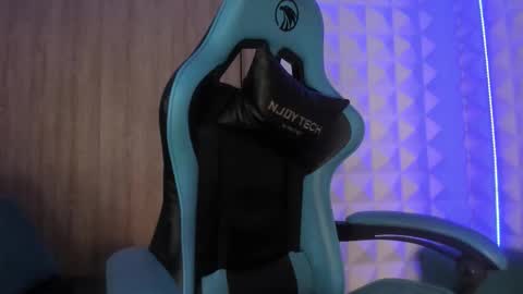 jendralevis online show from February 13, 10:02 pm