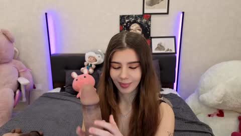 Dolly online show from September 19, 1:37 pm