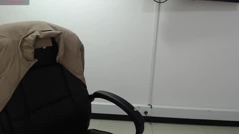 jenn online show from September 23, 7:53 pm