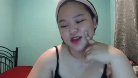 Snapshot of jennalyn_19 chatting on March 4, 7:01 pm jennalyn_19 online show from March 4, 7:01 pm