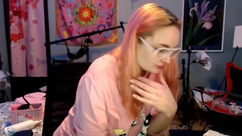 Snapshot of jennifergwen chatting on March 5, 1:31 am Jennifer Gwen online show from March 5, 1:31 am