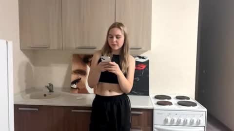 Snapshot of jennimarquis chatting on October 19, 2:55 pm Emilia online show from October 19, 2:55 pm