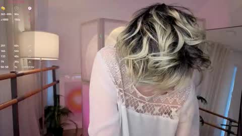 Stella online show from February 20, 6:26 am