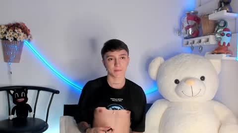 jero independent model online show from April 2, 4:42 am