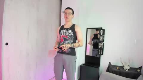 Angelo online show from January 8, 7:31 pm