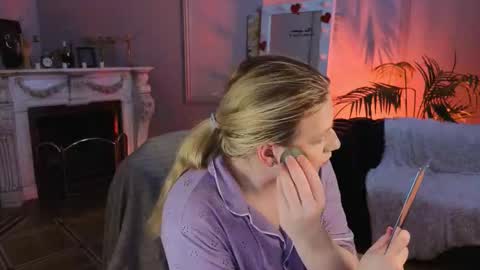 jes_solar online show from March 21, 8:35 pm