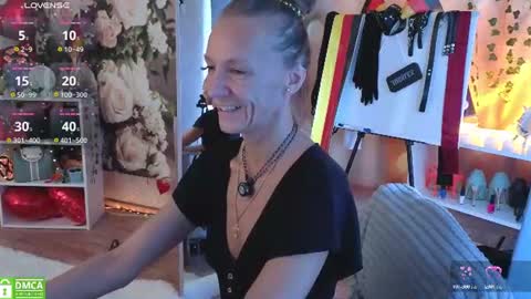 jesica_moon_peachyy online show from June 28, 5:03 am