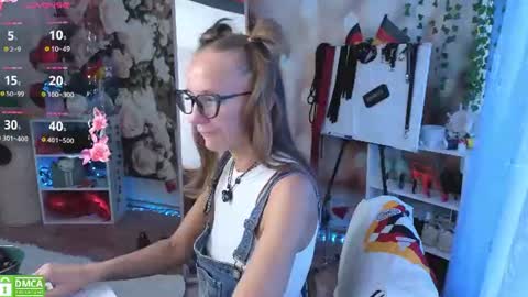 jesica_moon_peachyy online show from July 17, 4:14 am