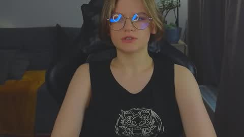  JessieVibes online show from October 15, 1:01 pm