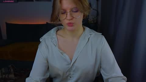  JessieVibes online show from September 23, 4:23 pm