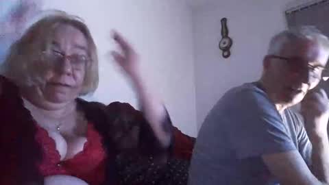 jessandsilverfox69 online show from March 30, 7:47 pm