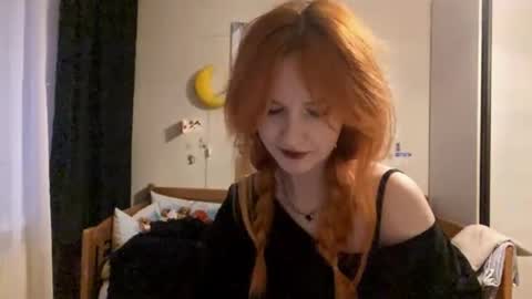 Susie online show from April 7, 3:47 pm