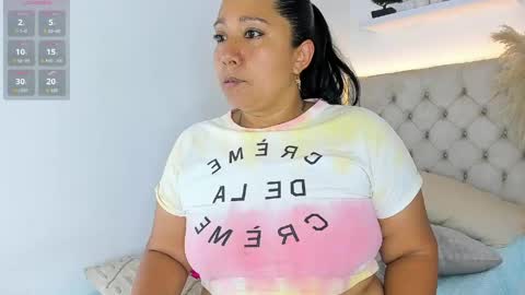 jessica__milf online show from May 25, 7:09 pm