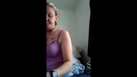 Wonderland online show from April 23, 9:16 pm