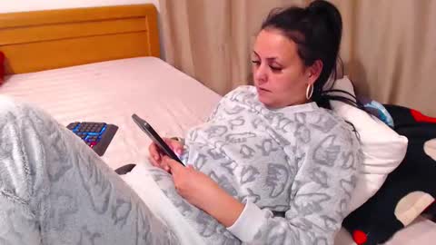 jessiestar3 online show from April 13, 7:29 pm