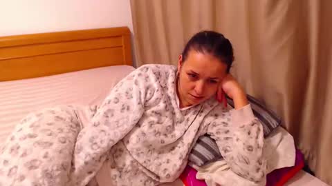 jessiestar3 online show from February 3, 2:53 am