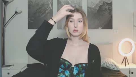 jessstonem online show from October 28, 8:10 pm