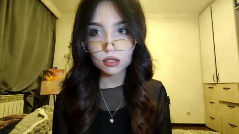 I am Gina ntmu Lets hit 10 Thumbs Up together online show from December 20, 12:45 pm