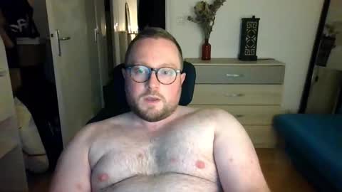 jeuneloup92 online show from November 19, 5:45 pm