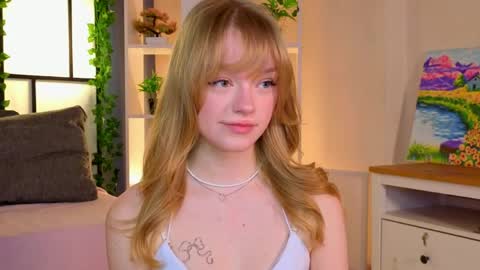 Gwen online show from March 14, 8:24 pm