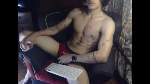 jffer_slhom online show from October 27, 7:03 pm