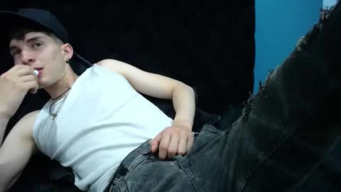 Jheampiero online show from November 12, 4:42 pm