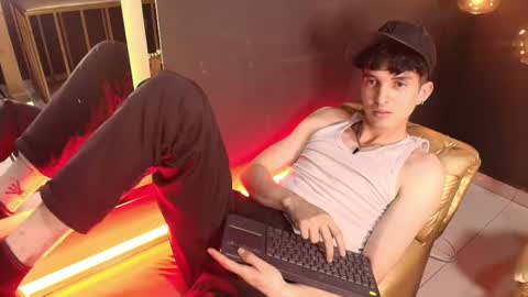 Jheampiero online show from May 6, 10:16 pm