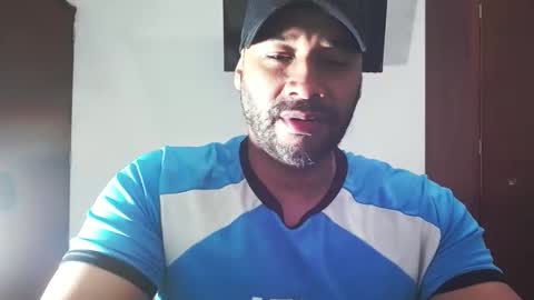 En moreno online show from December 15, 10:06 pm