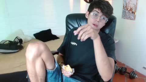 Jhoel online show from March 2, 3:27 pm