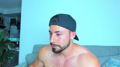 Jhojan Strong  online show from April 5, 10:29 pm