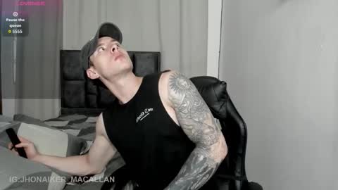 Jhonaiker online show from December 21, 9:43 pm