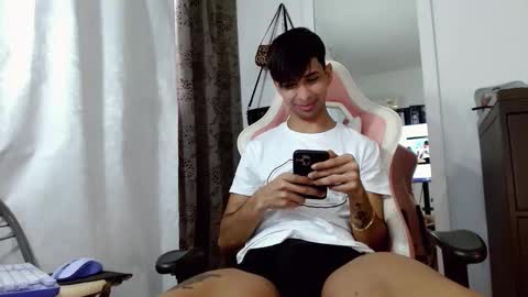 jhonsonvlatino online show from November 19, 6:50 pm