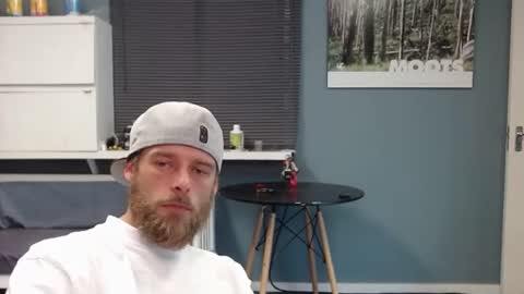 JamesJan van Rebel online show from January 11, 5:13 am