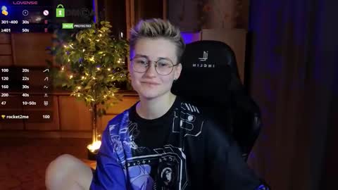 J online show from March 11, 10:35 pm