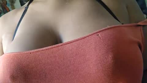 JoanieluvschachiTrans-Girl online show from October 8, 11:21 pm