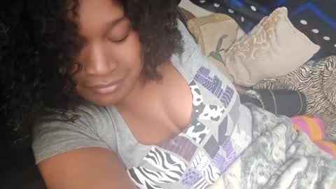 JoanieluvschachiTrans-Girl online show from October 6, 10:27 pm