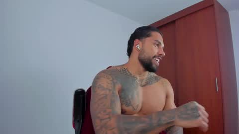 joe_esthetic online show from April 13, 7:51 pm