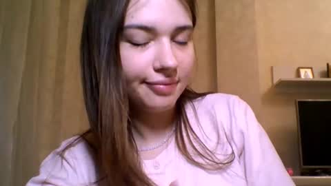 Jennifer online show from March 13, 6:44 pm